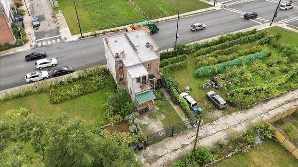 24 S Sacramento BLVD, Chicago, IL 60612