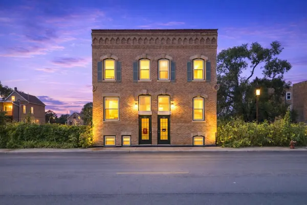 24 S Sacramento BLVD, Chicago, IL 60612