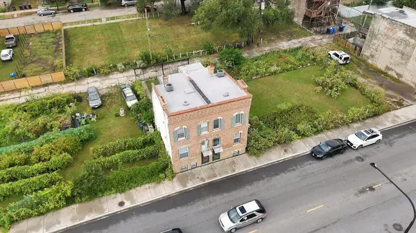 24 S Sacramento BLVD, Chicago, IL 60612