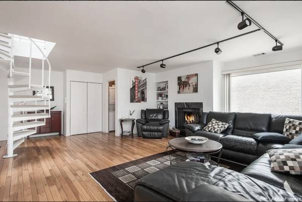 1201 W Diversey Pkwy #3A, Chicago, IL 60614