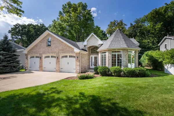 1009 Douglas AVE, Naperville, IL 60540