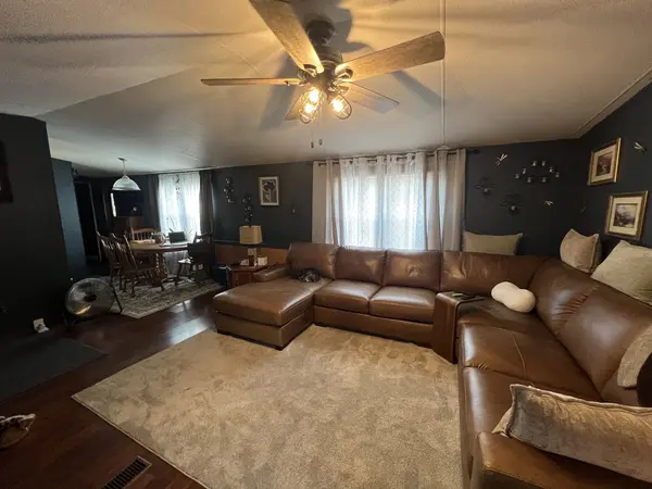 8957 Grassy RD, Marion, IL 62959