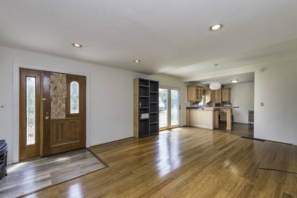39056 N Poplar ST, Lake Villa, IL 60046