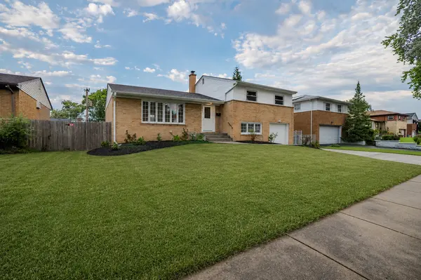 291 Division ST, Melrose Park, IL 60160