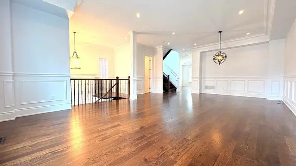 111 Royal Palm DR, Vaughan, ON L4J 8K1