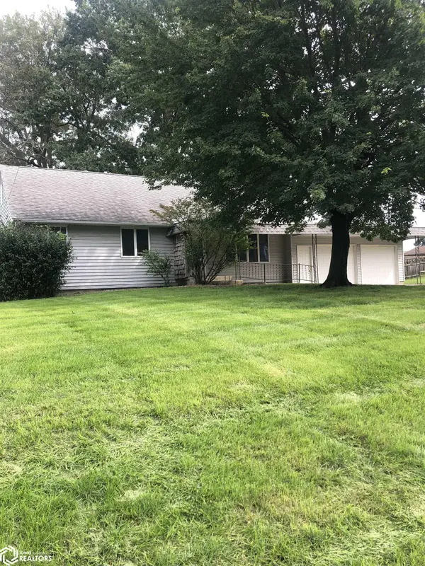 1706 S 11th  Street, Oskaloosa, IA 52577
