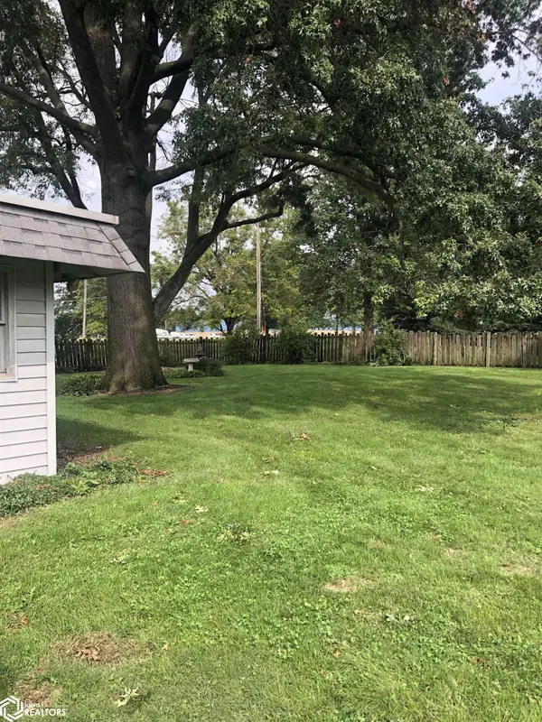1706 S 11th Street, Oskaloosa, IA 52577