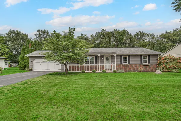 8868 Luann DR, Demotte, IN 46310