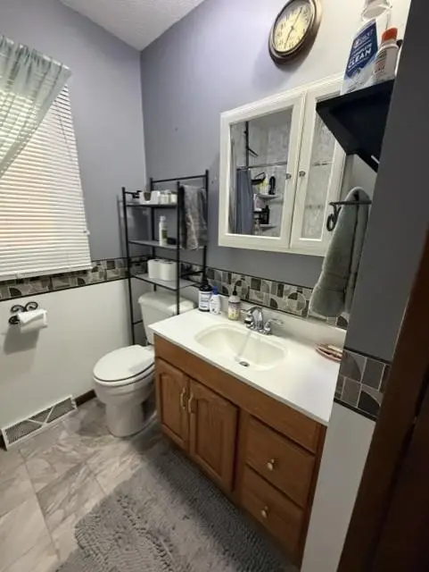 608 S Donnelly AVE, Litchfield, MN 55355