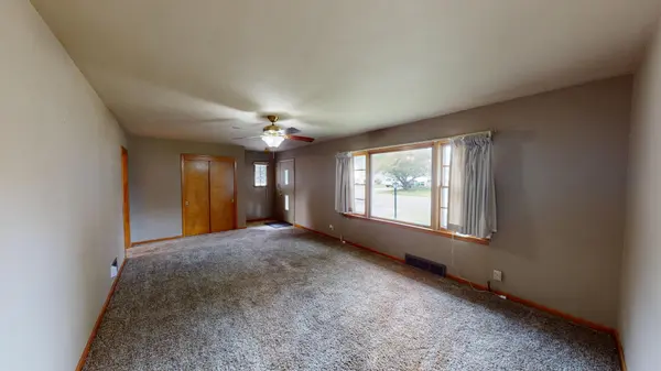 204 Fairview DR, Albert Lea, MN 56007