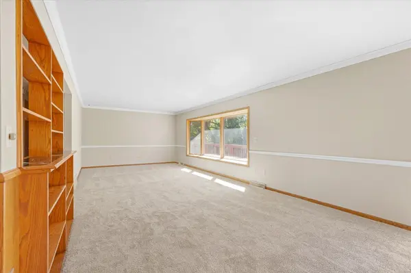 34 5th ST NW, Melrose, MN 56352