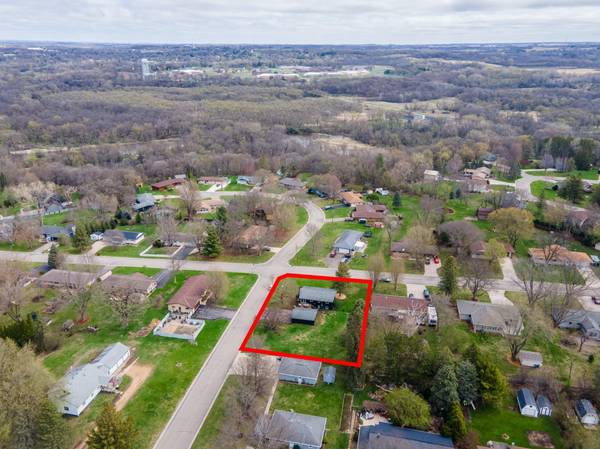 1474 Aldrich CT, Faribault, MN 55021
