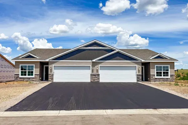 1202 Cedar LN, Montrose, MN 55363