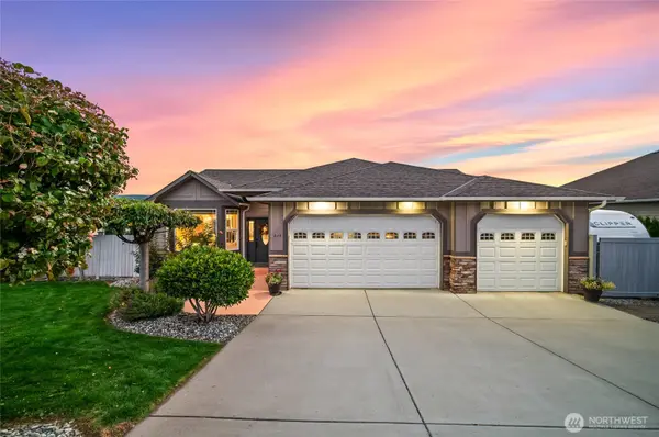 824 Briarwood TER, East Wenatchee, WA 98802