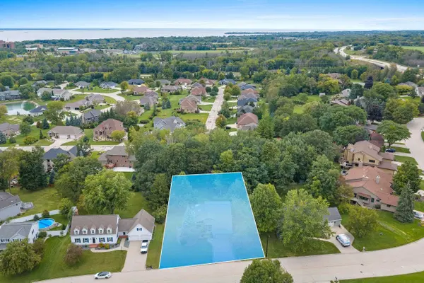1409 N BAY HIGHLANDS DR, Green Bay, WI 54311