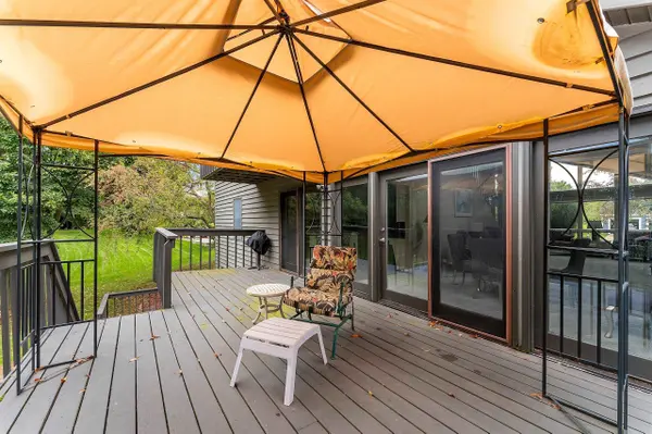1409 N BAY HIGHLANDS DR, Green Bay, WI 54311