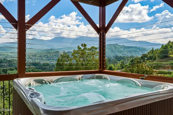 732 Beanstalk Road, Gatlinburg, TN 37738