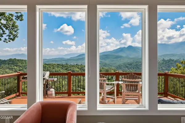 732 Beanstalk Road, Gatlinburg, TN 37738