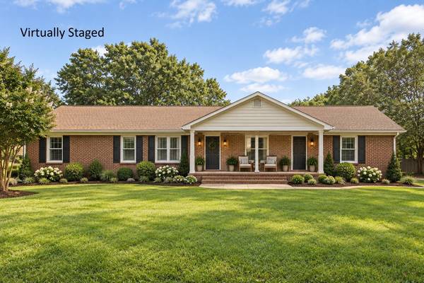 704 Redwood Cir, Columbia, TN 38401