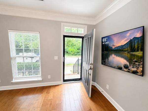 7031 Sunnywood Dr, Nashville, TN 37211