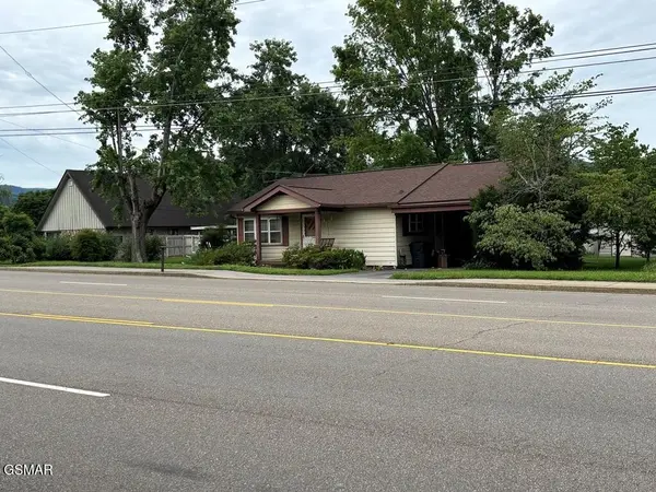 3306 Teaster Lane, Pigeon Forge, TN 37863