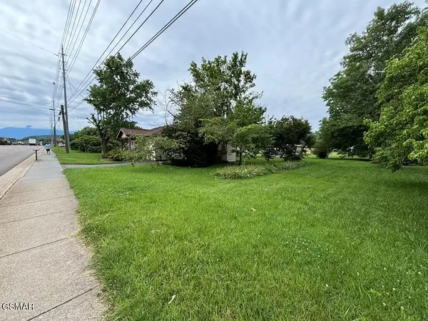 3306 Teaster Lane, Pigeon Forge, TN 37863