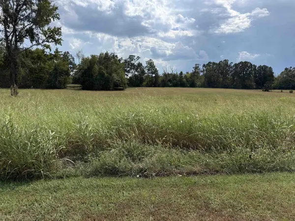 16 TWELVE OAKS DR, Adamsville, TN 38310