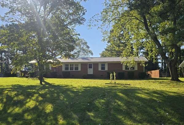 222 Orchard Ln, Winchester, TN 37398