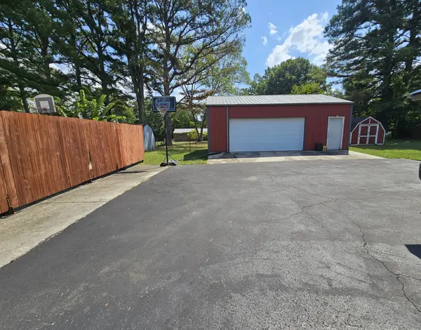 222 Orchard Ln, Winchester, TN 37398
