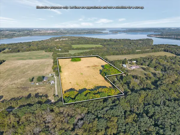 002 S 20th RD, Aldrich, MO 65601