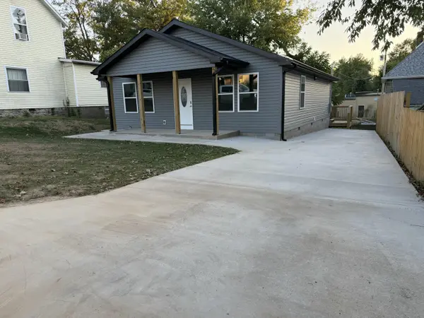 408 2nd ST, Monett, MO 65708
