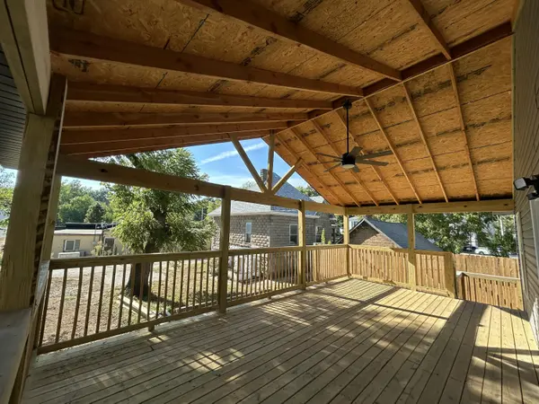 408 2nd ST, Monett, MO 65708