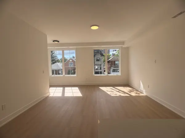 222 Belgravia AVE #2, Toronto W04, ON M6E 2M8