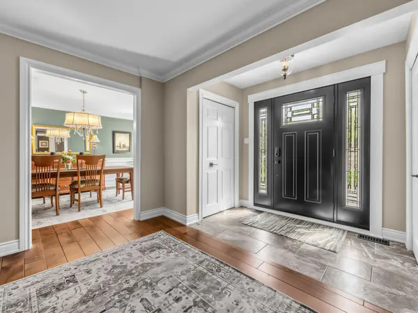 358 Kingsway PL, Milton, ON L9T 4C8