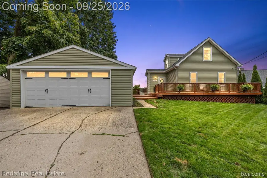 6186 Fonda Lake DR, Green Oak Township, MI 48116