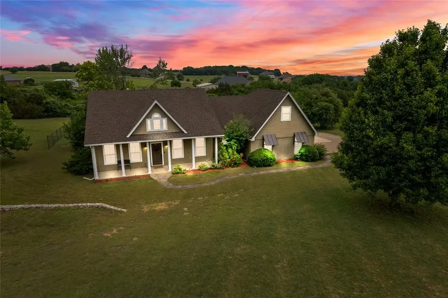 415 Stone Mountain Court, Cresson, TX 76035