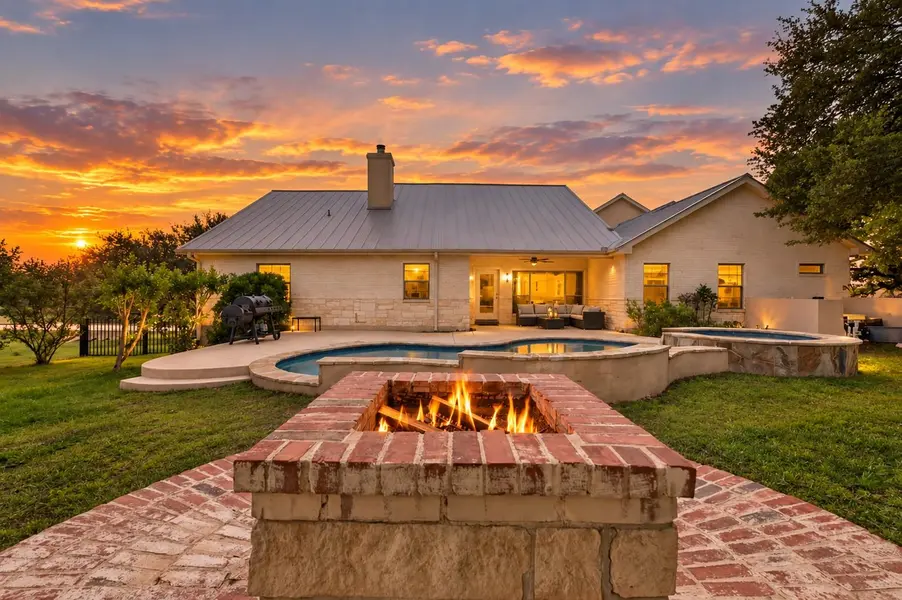 123 GROSBEAK DR, Spring Branch, TX 78070