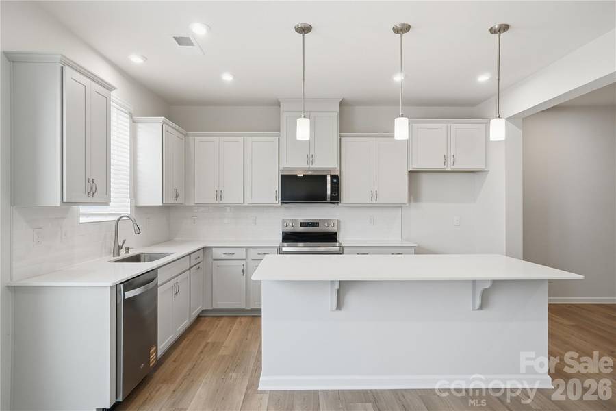 5230 Wyes Oak LN, Charlotte, NC 28269