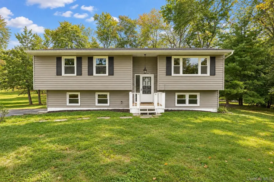 59 Martin DR, Wappingers Falls, NY 12590