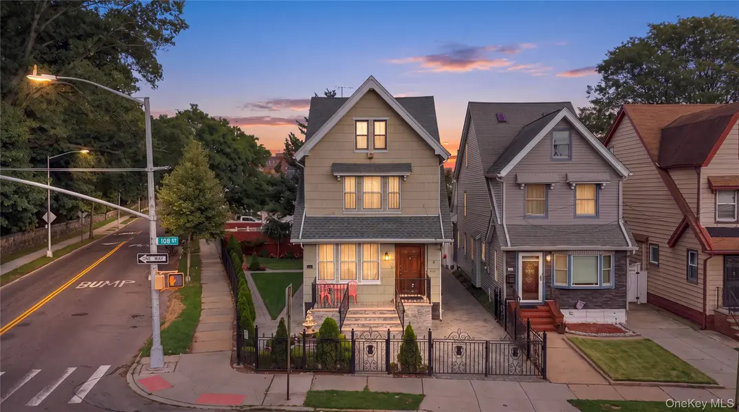 8401 104th ST, Richmond Hill, NY 11418