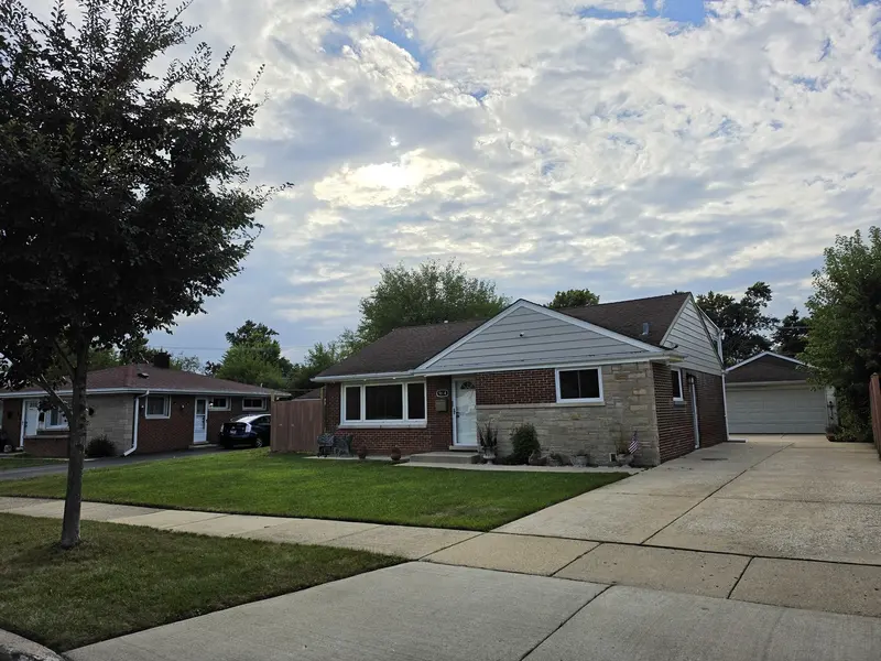 9104 Oleander AVE, Morton Grove, IL 60053