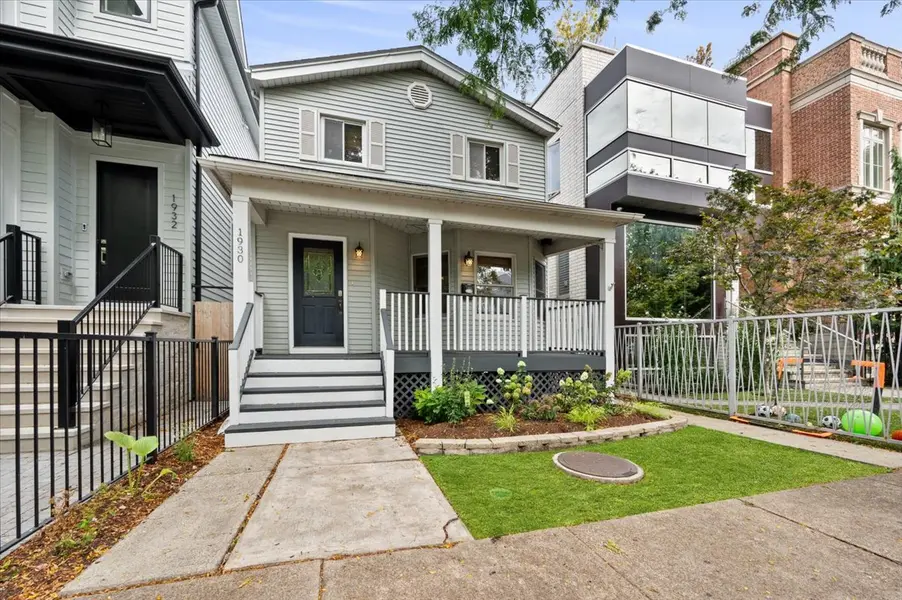 1930 W Wolfram ST, Chicago, IL 60657