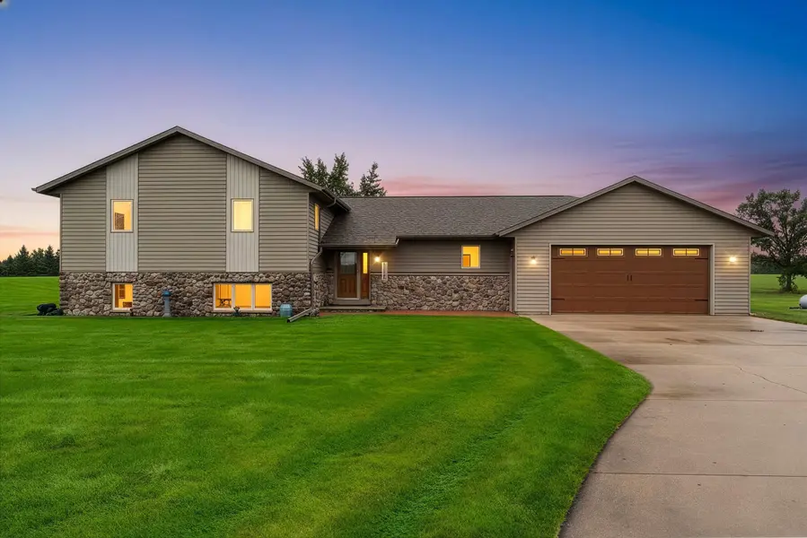 W2387 MAN CAL RD, Kaukauna, WI 54130