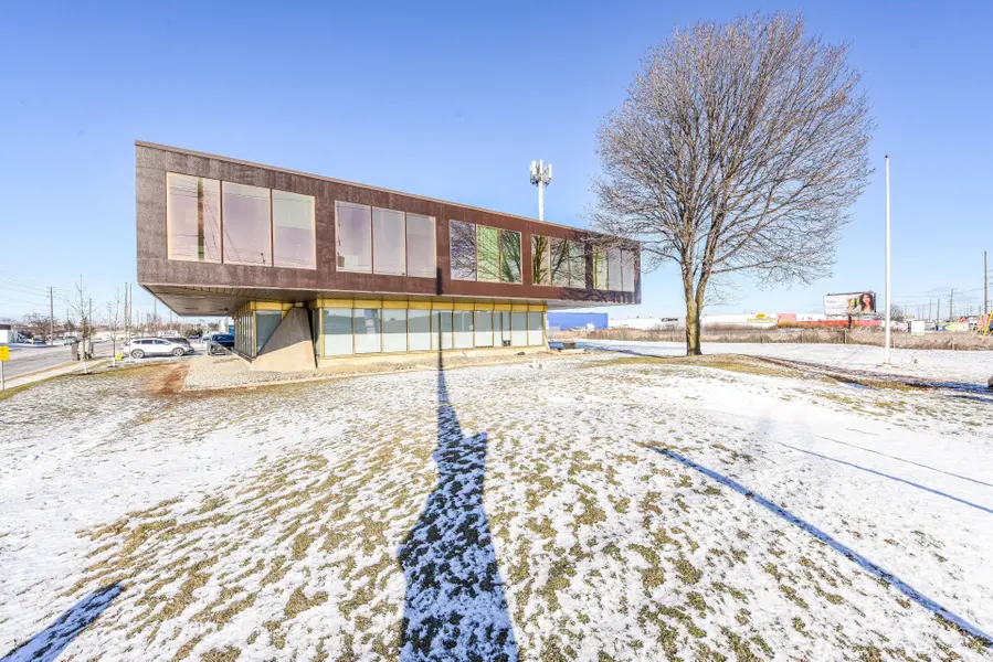 1300 Steeles AVE E #102, Brampton, ON L6T 1A2
