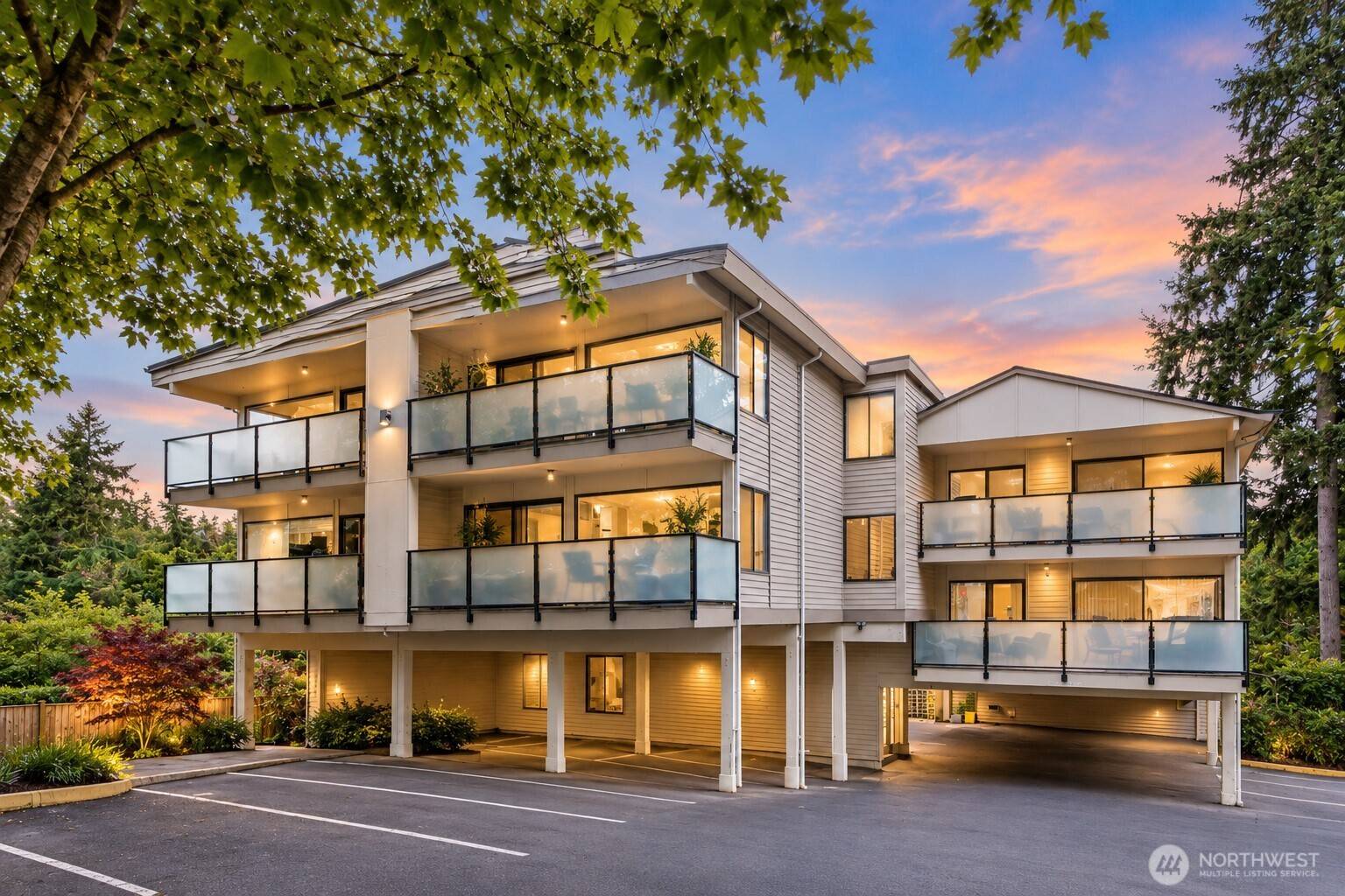 321 Bellevue WAY SE #203, Bellevue, WA 98004