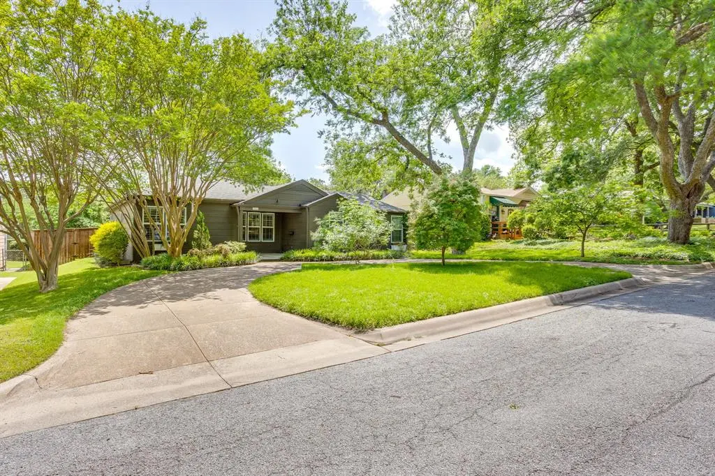 6463 Lindell Avenue, Fort Worth, TX 76116