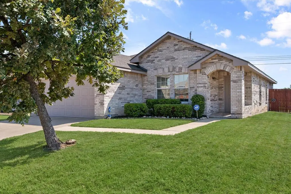 9100 Noontide Drive, Fort Worth, TX 76179