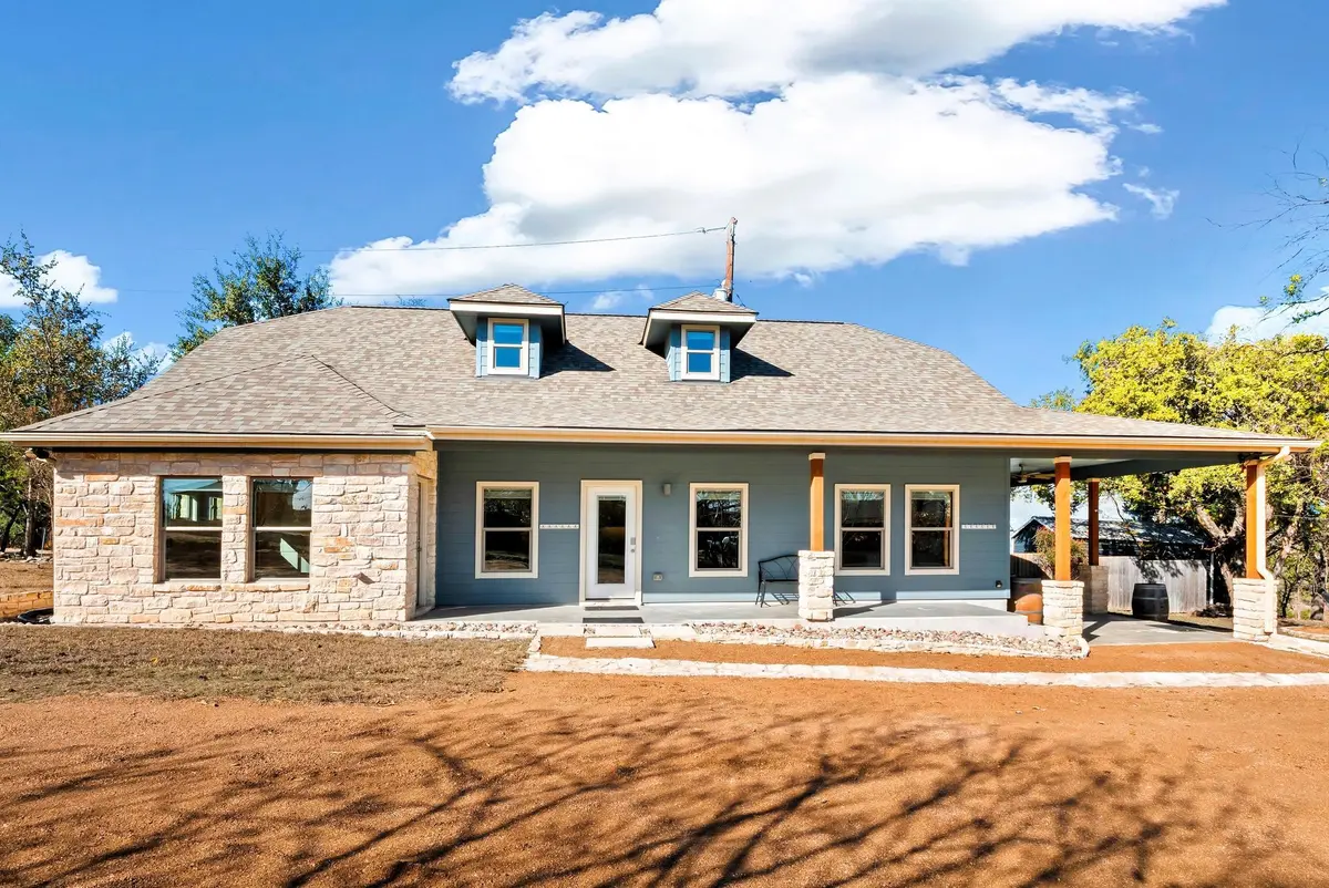 25400 Cove DR, Spicewood, TX 78669