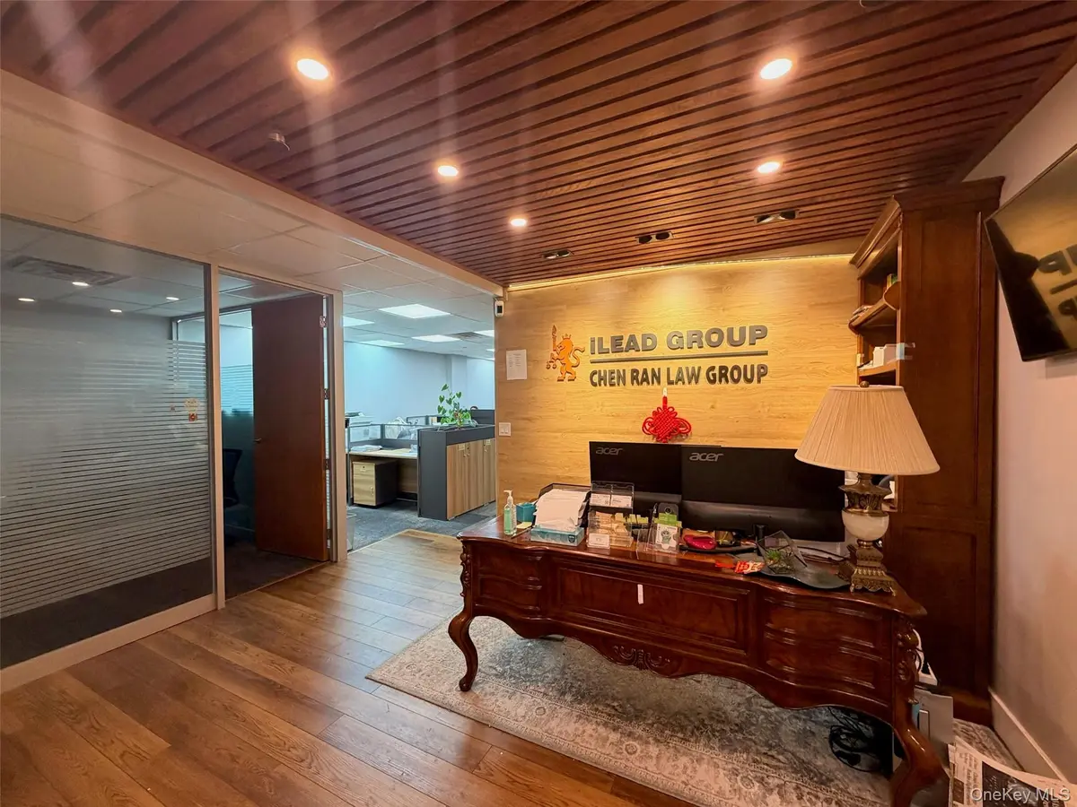 136-20 38th AVE #9J-4, Flushing, NY 11354