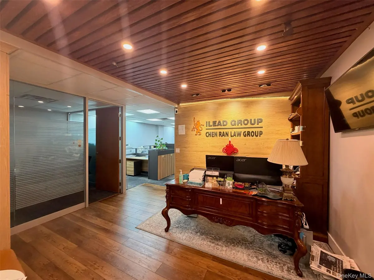 136-20 38th Ave #9J-3, Flushing, NY 11354